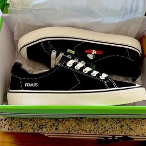 Brand NWT Cariuma and peanuts black size 9 sneakers